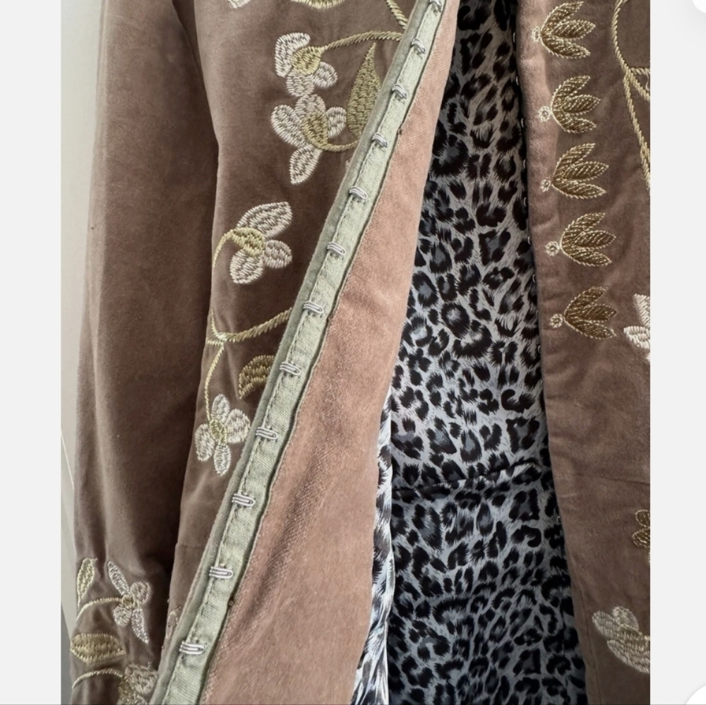 Embroidered Jacket - Picture 4 of 6